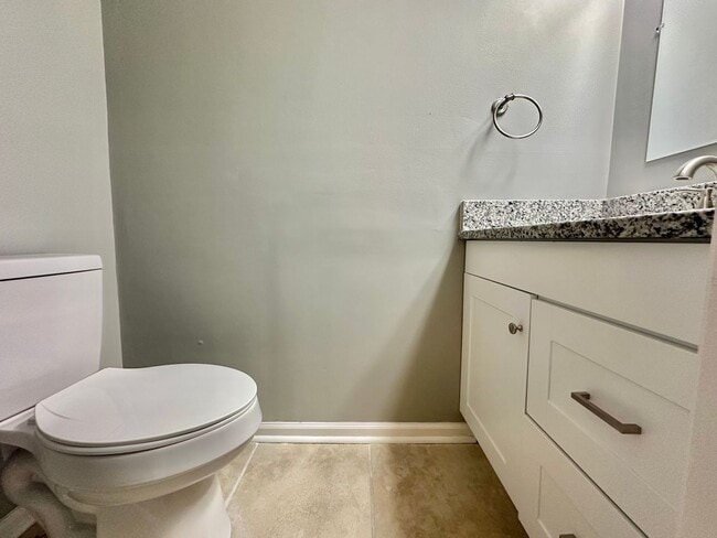 Building Photo - Newly Renovated 2 Bed, 2.5 Bath Chapel Hil...