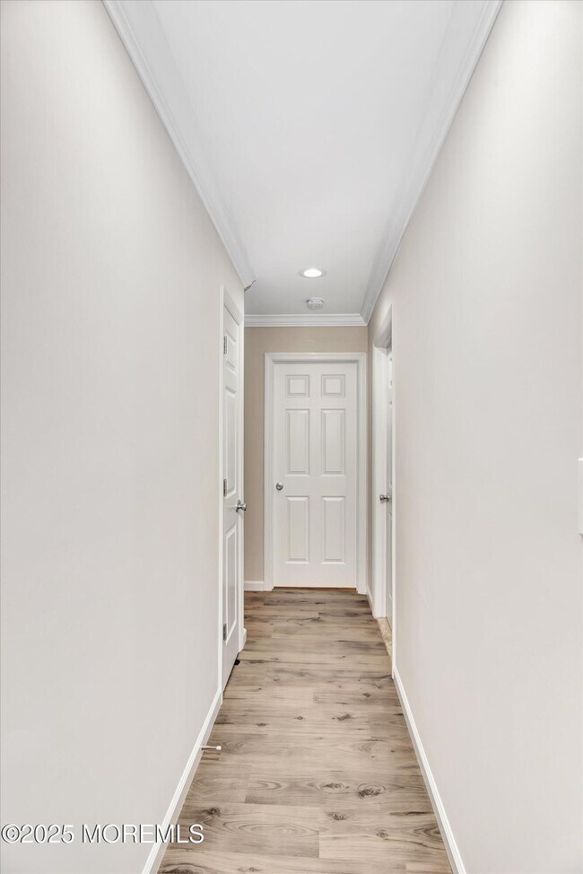 Building Photo - 1508 Wellington Pl