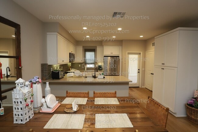 Building Photo - 3320 W Mirano Dr