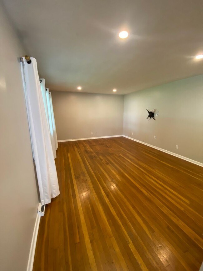 Building Photo - 2663 E Stanford St