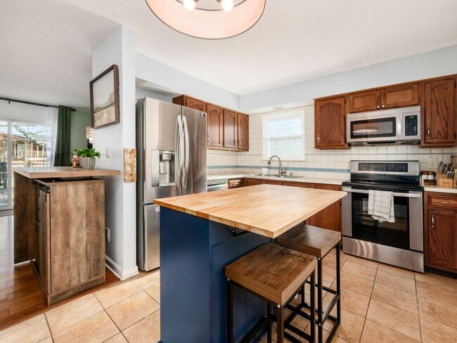 Building Photo - 8346 Seabright Dr