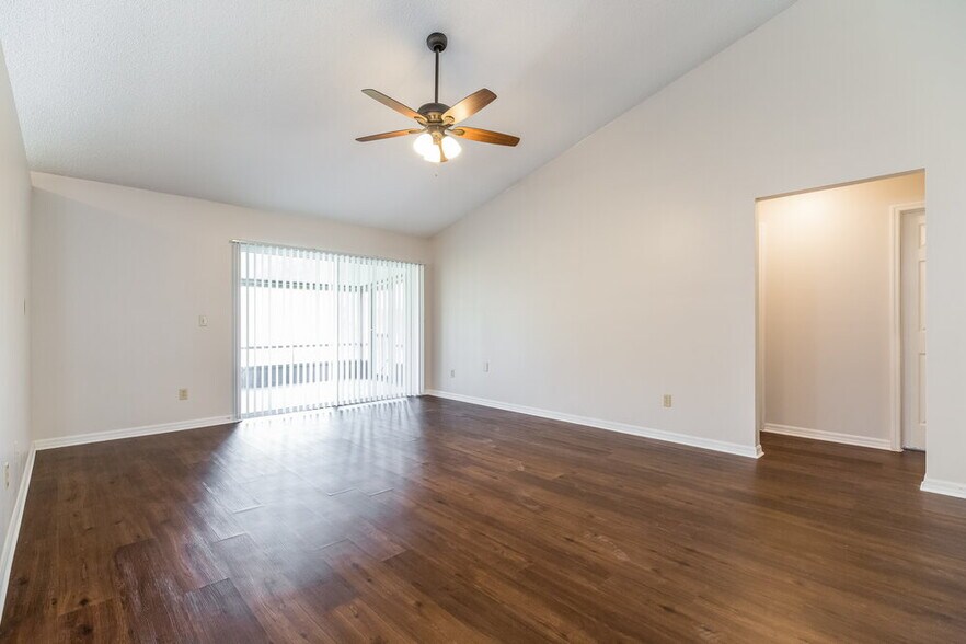 Building Photo - 664 Weybridge Ct