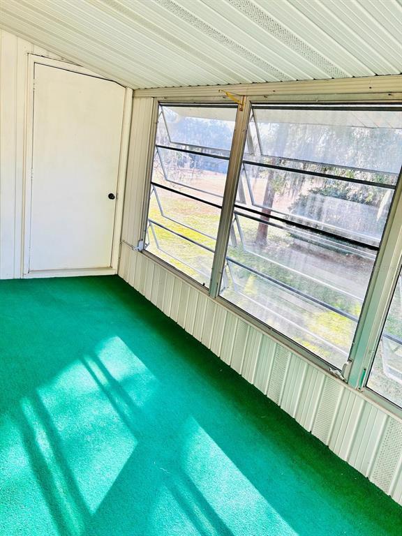 Building Photo - 592 Fairways Cir