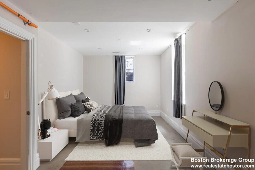 Building Photo - 89 Cedar St