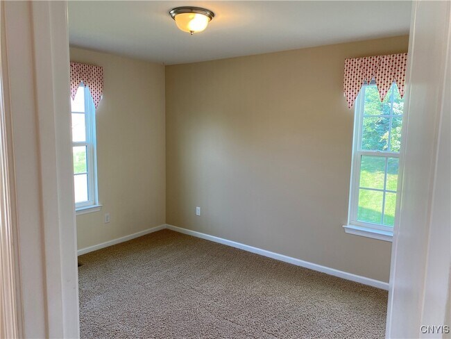 Building Photo - 107 Shaker Heights