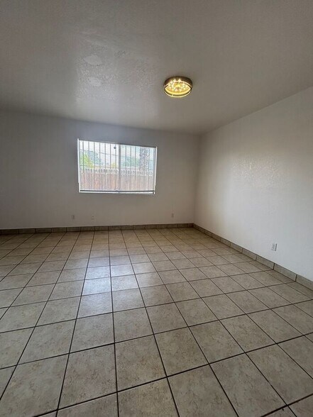 Building Photo - 2767 N Edith Blvd