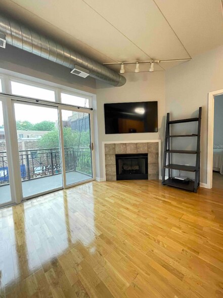 Building Photo - 1155 W Madison St