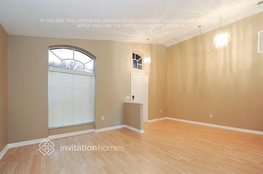 Building Photo - 12720 Lake Vista Dr