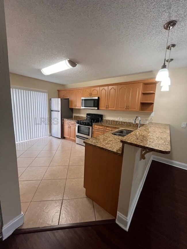 Building Photo - 3651 N Goldenrod Rd