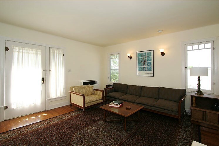 Building Photo - 1608 Cerro Gordo St