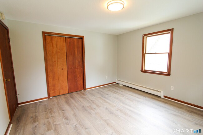 Building Photo - 17 Pinehurst Ave