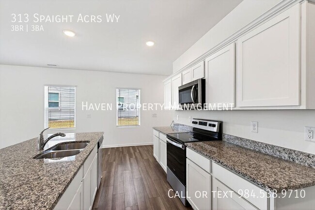 Building Photo - 313 Spaight Acrs Wy