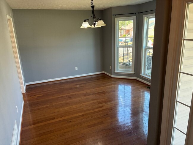 Building Photo - **ELIZABETHTOWN INDEPENDENT SCHOOL DISTRICT**