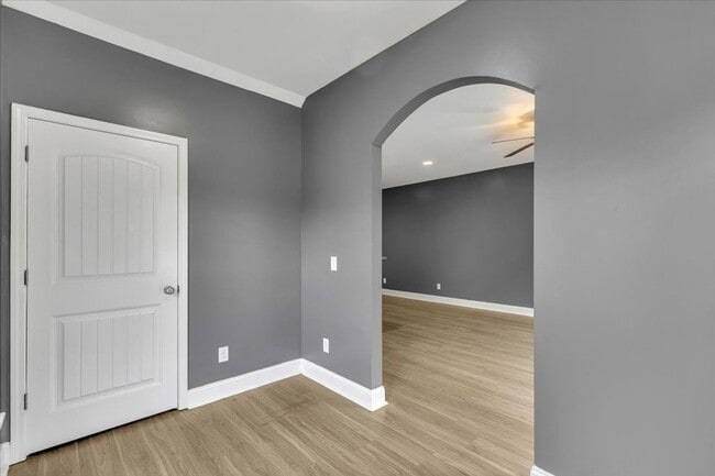 Building Photo - Richmond Hill- 3Br, 2 1/2 Bath Townhome