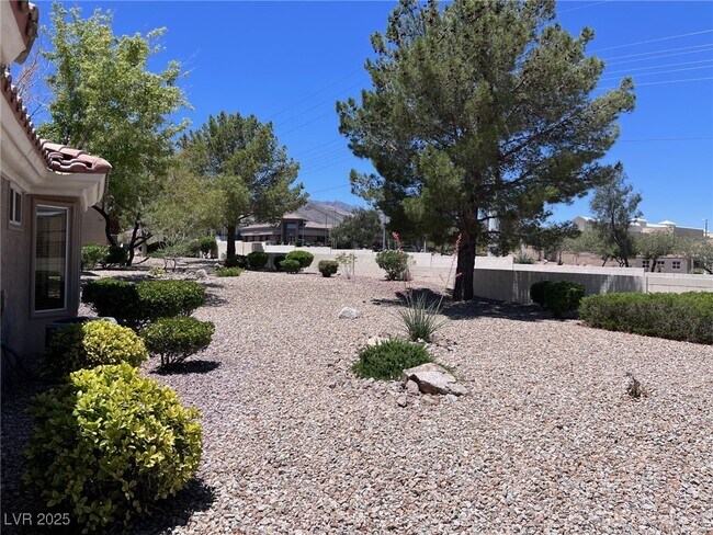 Building Photo - 9828 Villa Ridge Dr