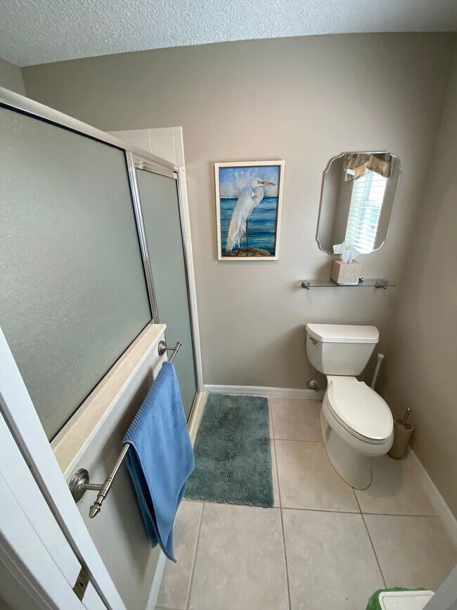 Building Photo - Gorgeous 3 + 2 Turnkey ANNUAL Lease w/Swim Spa & Large Private Screened in Patio In The Village o...