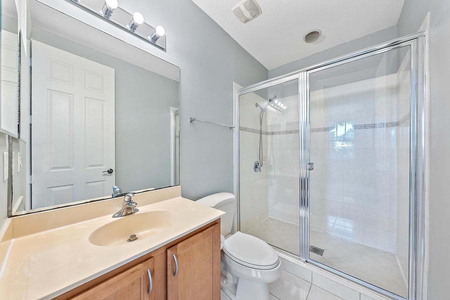Building Photo - 770 Millbrae Ct