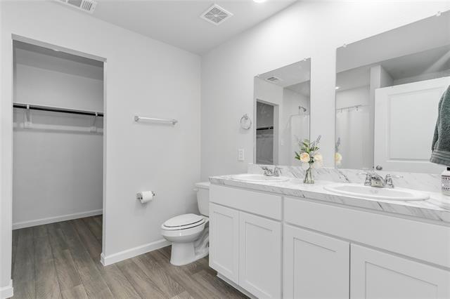 Building Photo - 845 Sugartree Dr