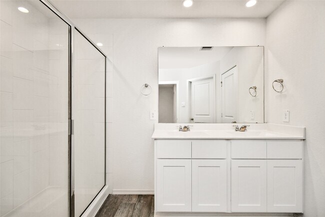 Building Photo - 4243 Bromham Farms Dr