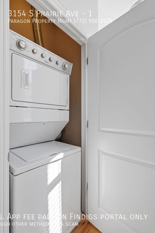 Building Photo - 3154 S Prairie Ave