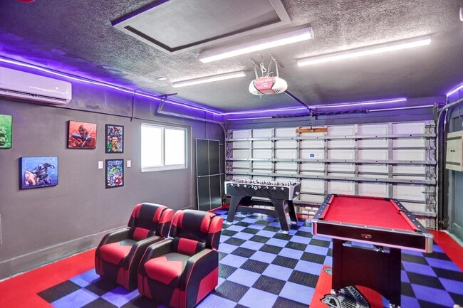 Building Photo - 470 SE 4th Ct