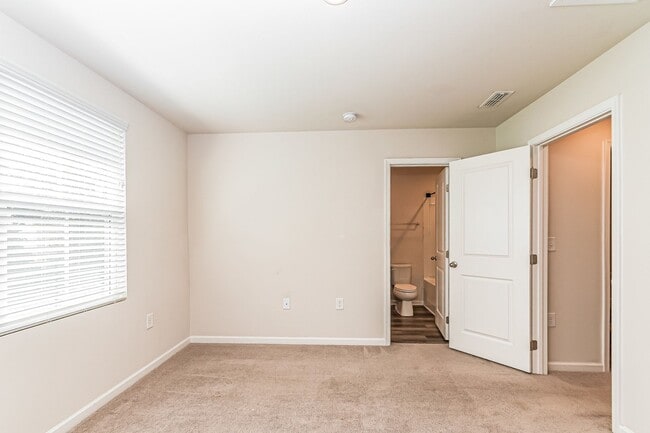 Building Photo - $500 off first month rent "Charming 3BD/2BA Home Located In Raleigh NC!!!