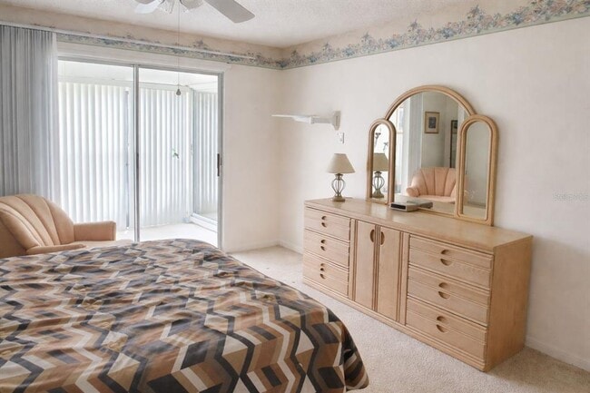 Building Photo - 1428 Arrowhead Cir W