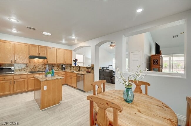 Building Photo - 2288 Tedesca Dr