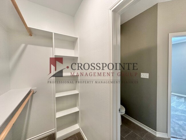Building Photo - 3 Bedroom 2.5 Bathroom Townhomes at Villa Rosa! Now offering 1st full month rent free!