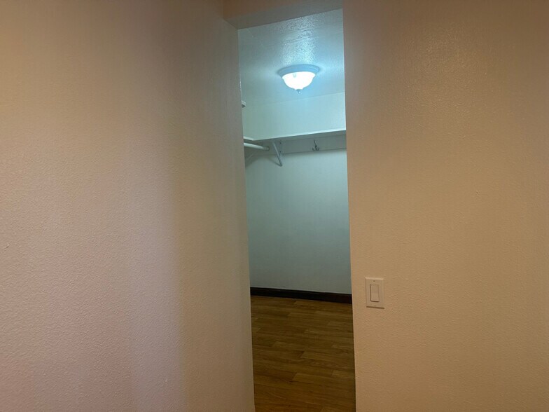 Building Photo - 1218 86th Ave