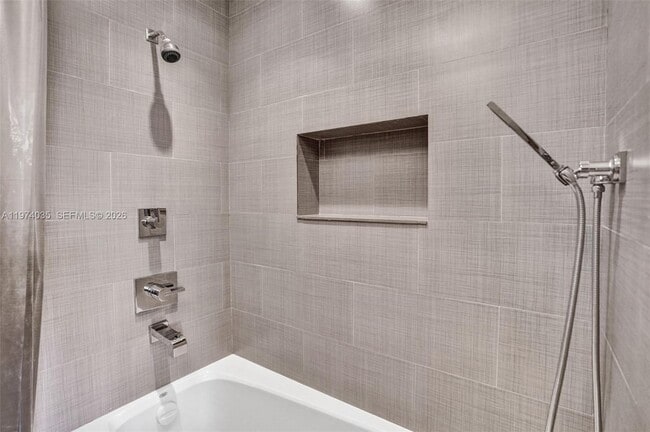 Building Photo - 2901 Dorchester Ln