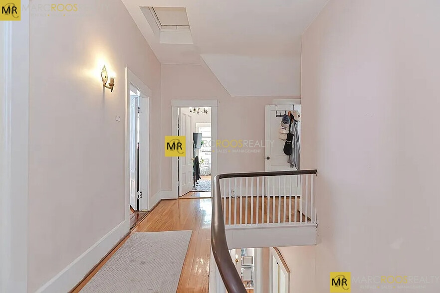 Building Photo - 139 Hillside St