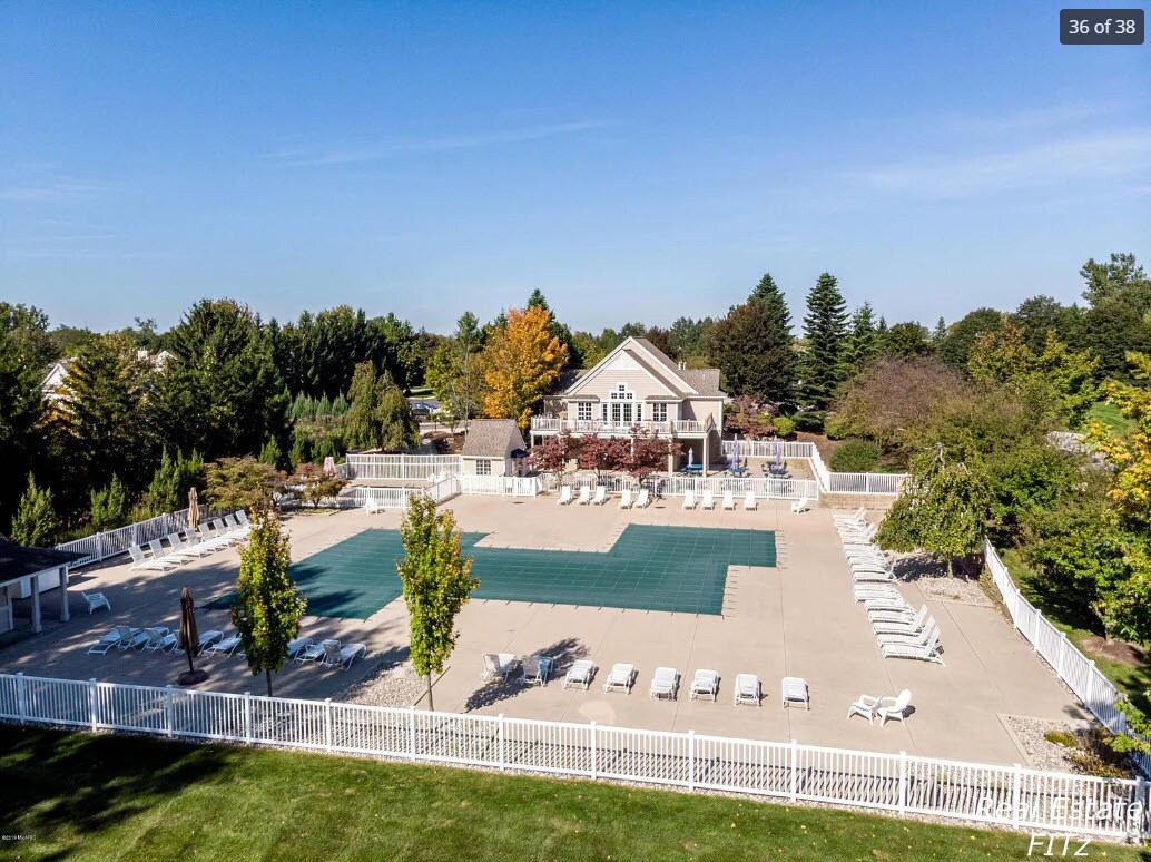 Building Photo - 5453 W Heathwood Dr SE