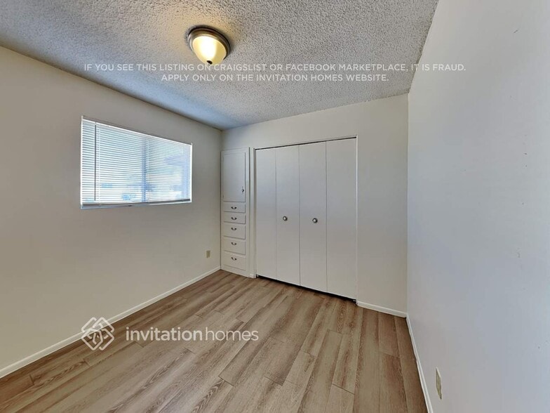 Building Photo - 6213 W Claremont St