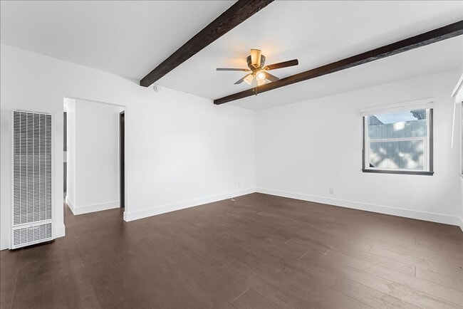 Building Photo - 107 S Aviation Blvd