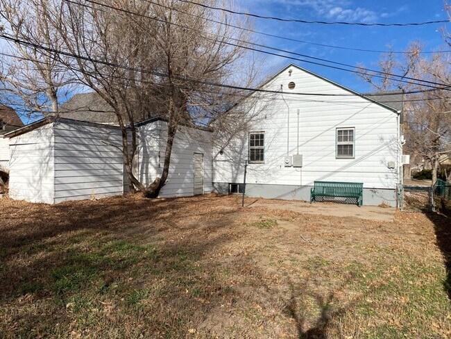 Building Photo - 2 Bed / 2 Bath Home - Close to UNC