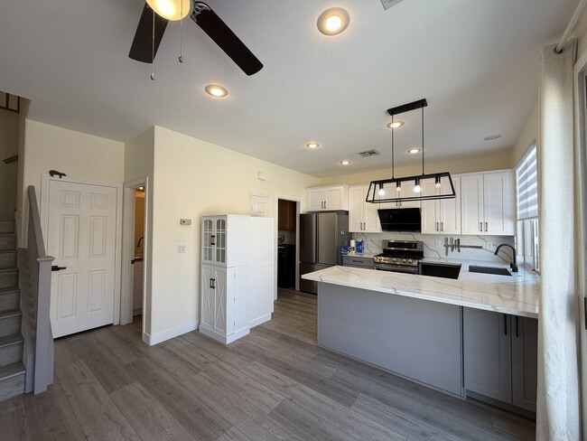 Building Photo - 10756 Turquoise Valley Dr