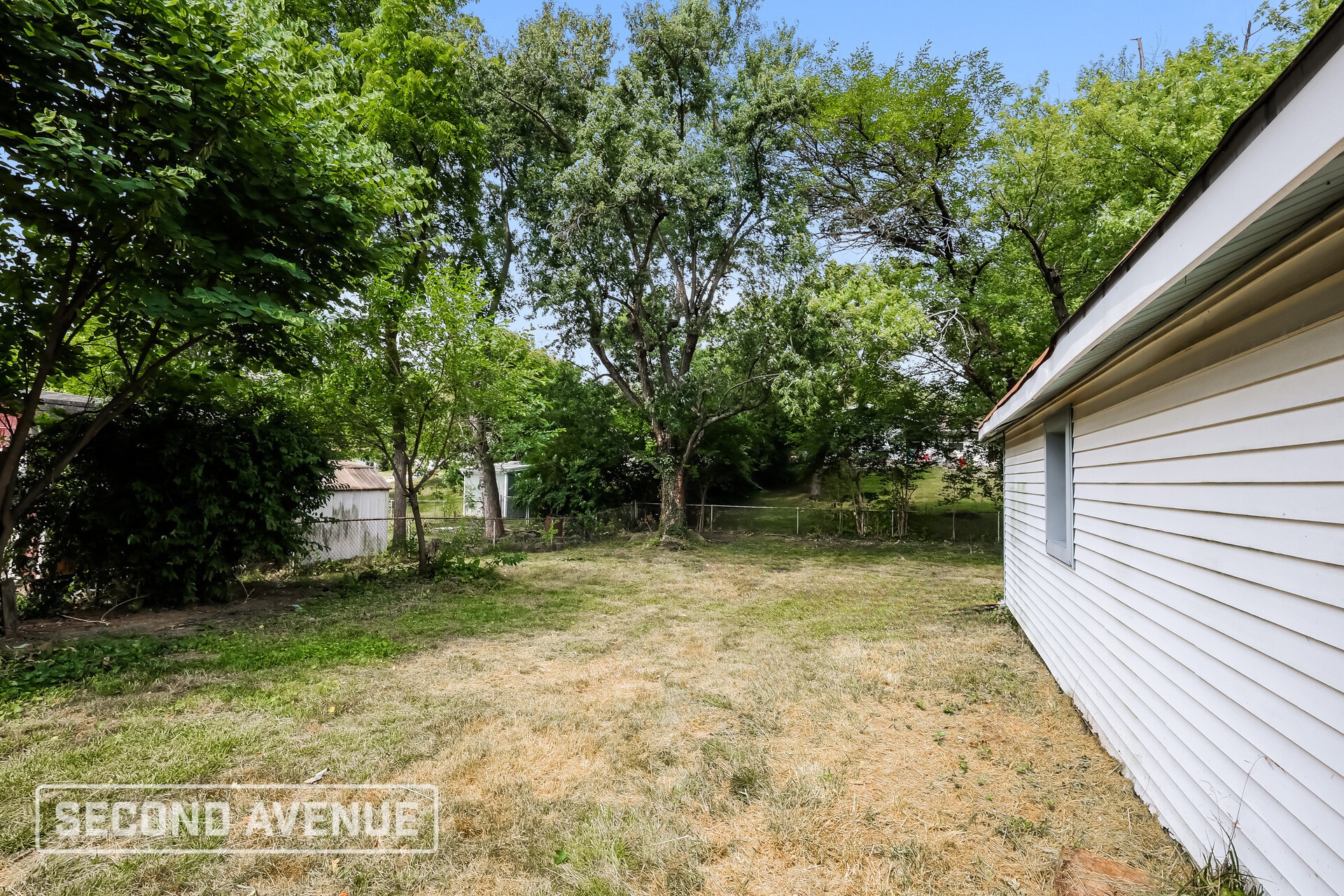Building Photo - 9655 Manhattan Dr