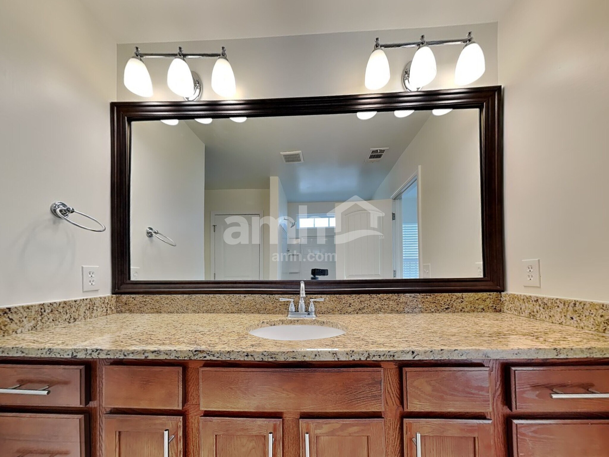 Building Photo - 48 Telford St