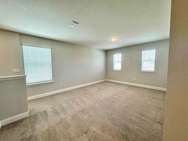 Building Photo - 13870 Harlowton Ave