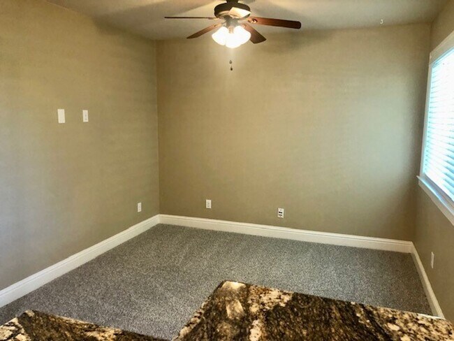 Building Photo - Nice 3 bed, 2 bath home in El Dorado Hills