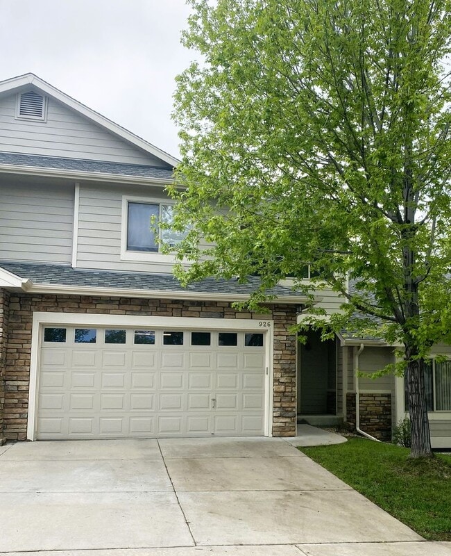 Building Photo - Easy to Enjoy Home Awaits in Perfect Location