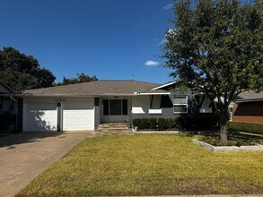 Building Photo - Updated 3 bed 2 bath with outdoor living area in Richardson!