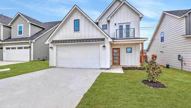 Building Photo - 3815 Sumner Ct