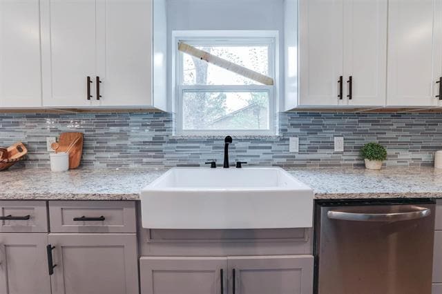 Building Photo - 9962 Larchbrook Dr