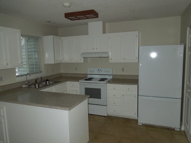 Building Photo - 701 Middleton Ave
