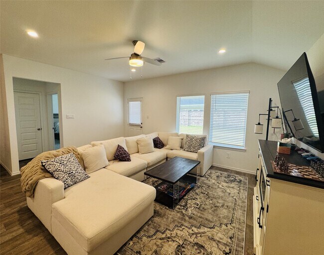 Building Photo - 31726 Sutton Mdws Ln