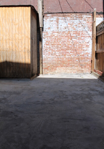 Building Photo - 2440 Fleet St