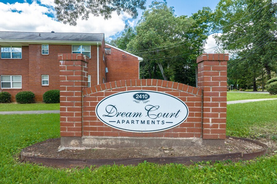 Building Photo - Dream Court Apartments