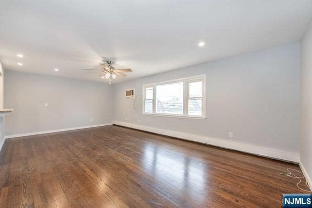 Building Photo - 326 5th
